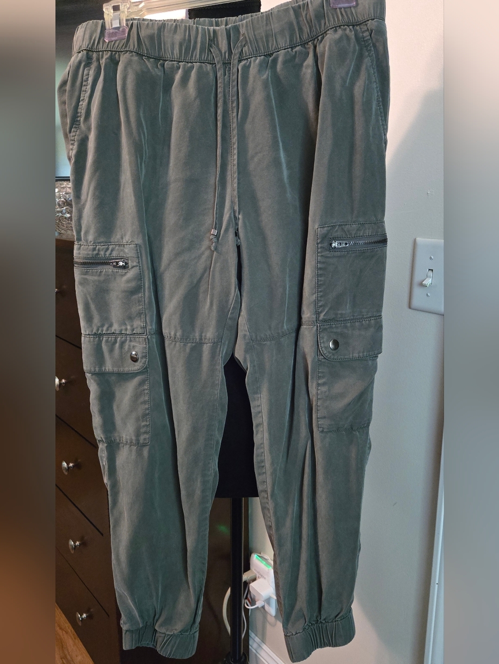 Banana Republic Olive Green Cargo Jogger Pants Petite Medium - Picture 3 of 9
